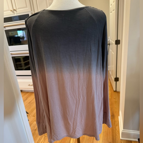 American Eagle Soft & Sexy Ombre Cold Shoulder Top - Picture 4 of 9